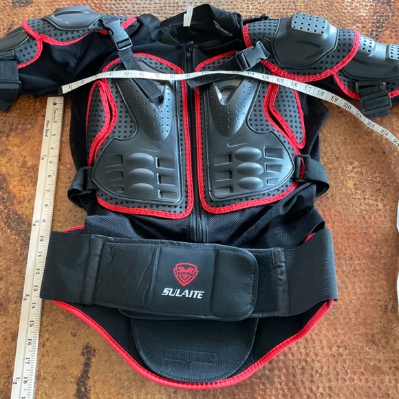 Sulaite Motocross Body Armor Jacket. Black and Red. Unisex. Size M - Picture 6 of 9